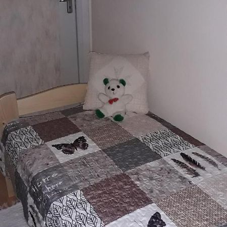 Annika Apartman 에게르 외부 사진